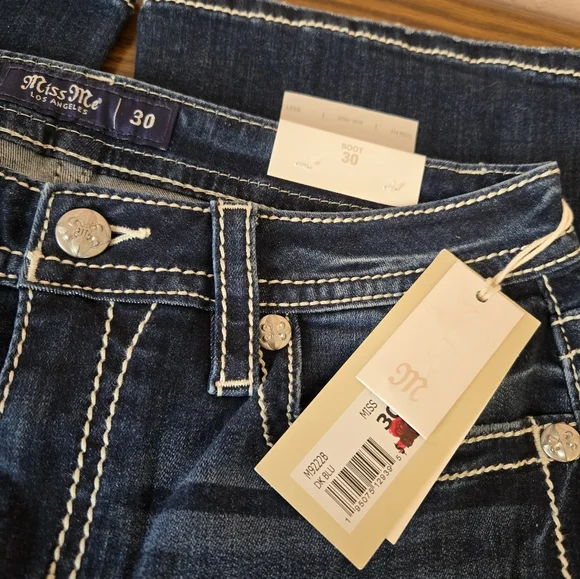 NWT! Miss Me Dark Wash Jeans with Embroidered Longhorn Pocket Size 30/34 - Picture 7 of 7
